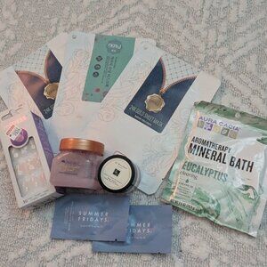 Mini skincare gift set